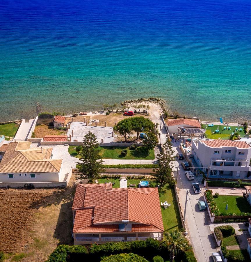 Sea Elegance - On The Beach, By Zantewize Psarou (Zakynthos)